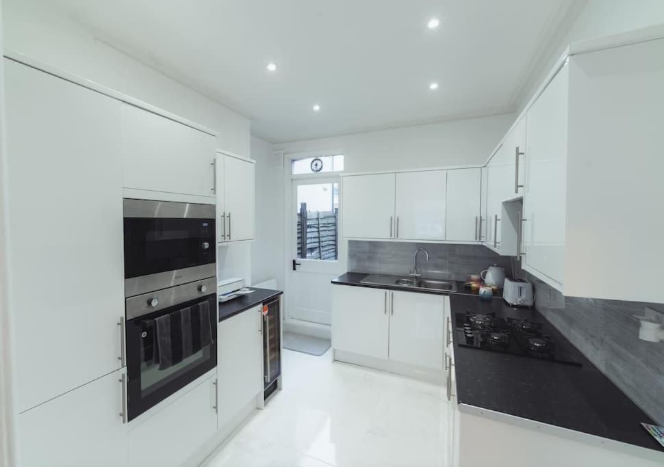 Апартаменты 1 Bed - Wifi - Pet Friendly - Харроу Экстерьер фото